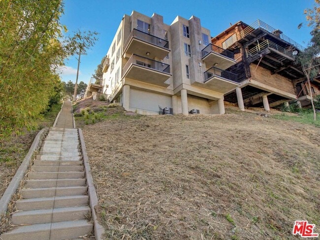 Building Photo - 2612 Corralitas Dr