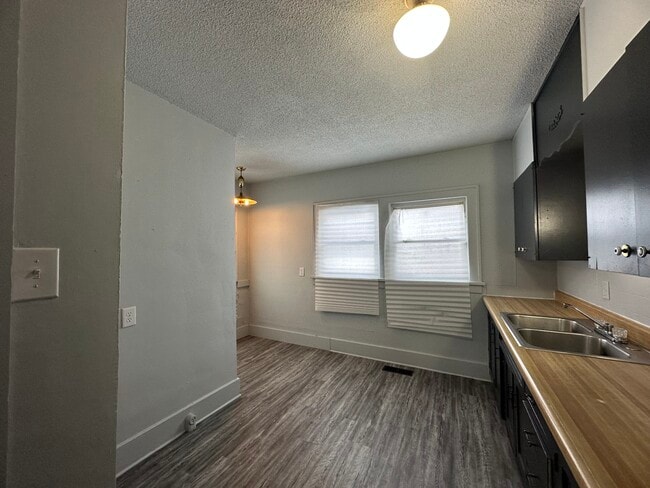 Building Photo - 27 State St