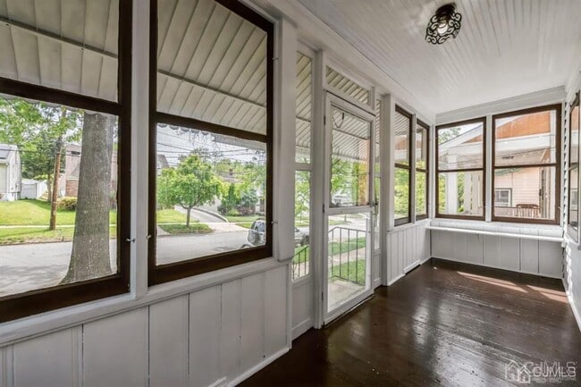 Building Photo - 114 S 5th Ave