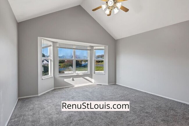 Building Photo - Now Available 3 bedroom 2.5 baths
