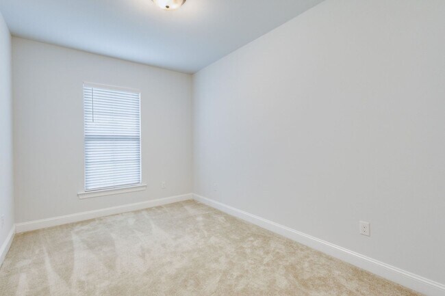 Building Photo - Available FOR RENT in Youngsville!