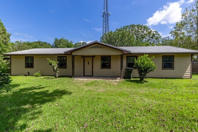 Primary Photo - Charming Daphne 3 bedroom on County Road 6...