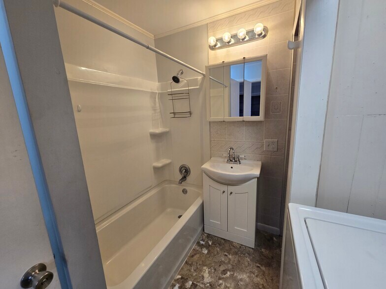 Building Photo - 331 N Seton Ave