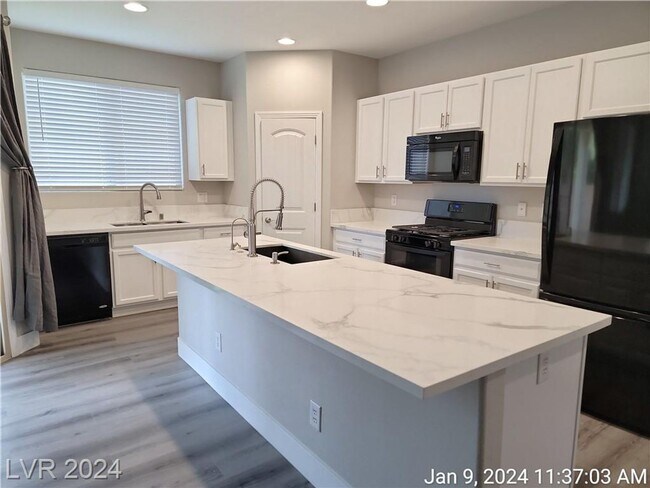 Building Photo - PARTIALLY FURNISHED 2-STORY HOME LOCATED O...