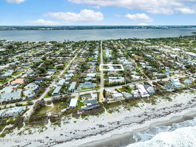 Building Photo - 212 3rd Ave