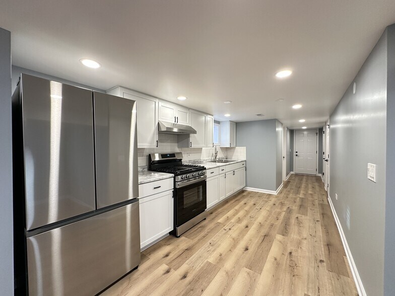 Building Photo - 2039 W 23rd St
