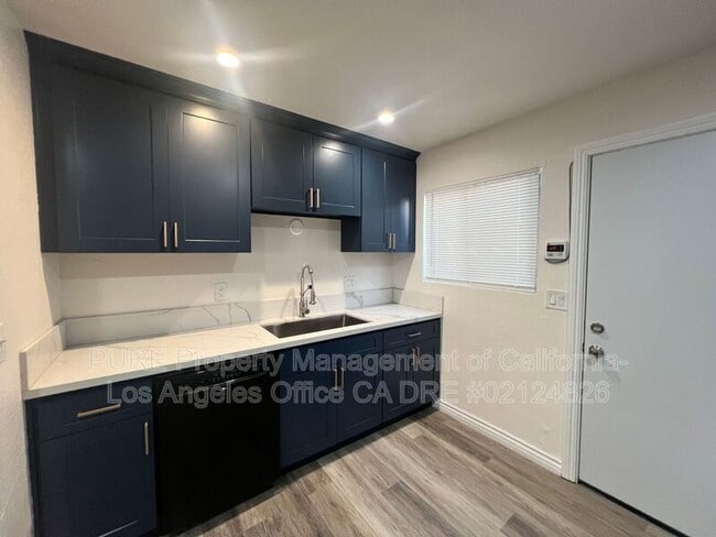 Building Photo - 980 W Battery St