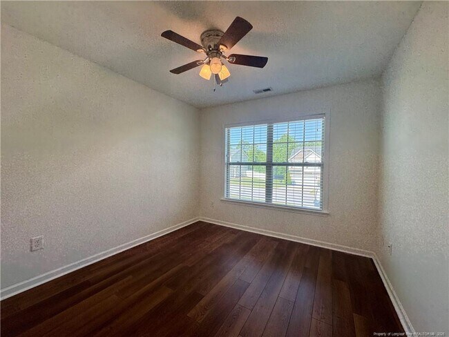 Building Photo - 350 Watchmen Ln