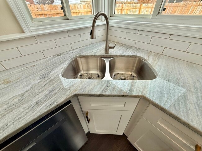 Building Photo - 360 W Fremont Ave