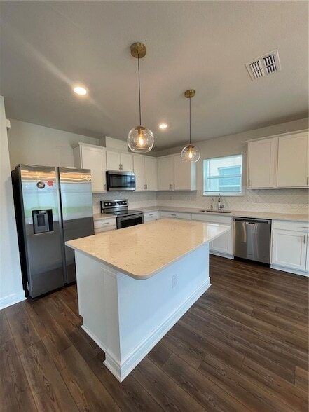 Building Photo - 30555 Thunderbird Dr