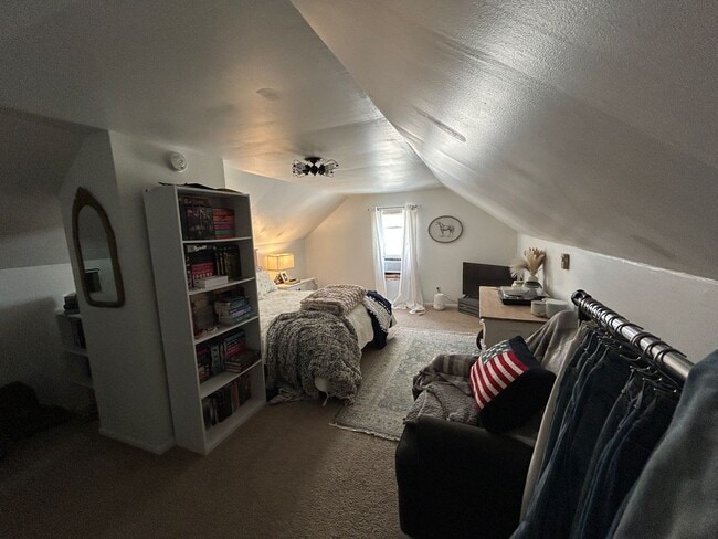 Building Photo - 3 Bed, 1 Bath House Close to Purdue, Mackey/Ross-Ade