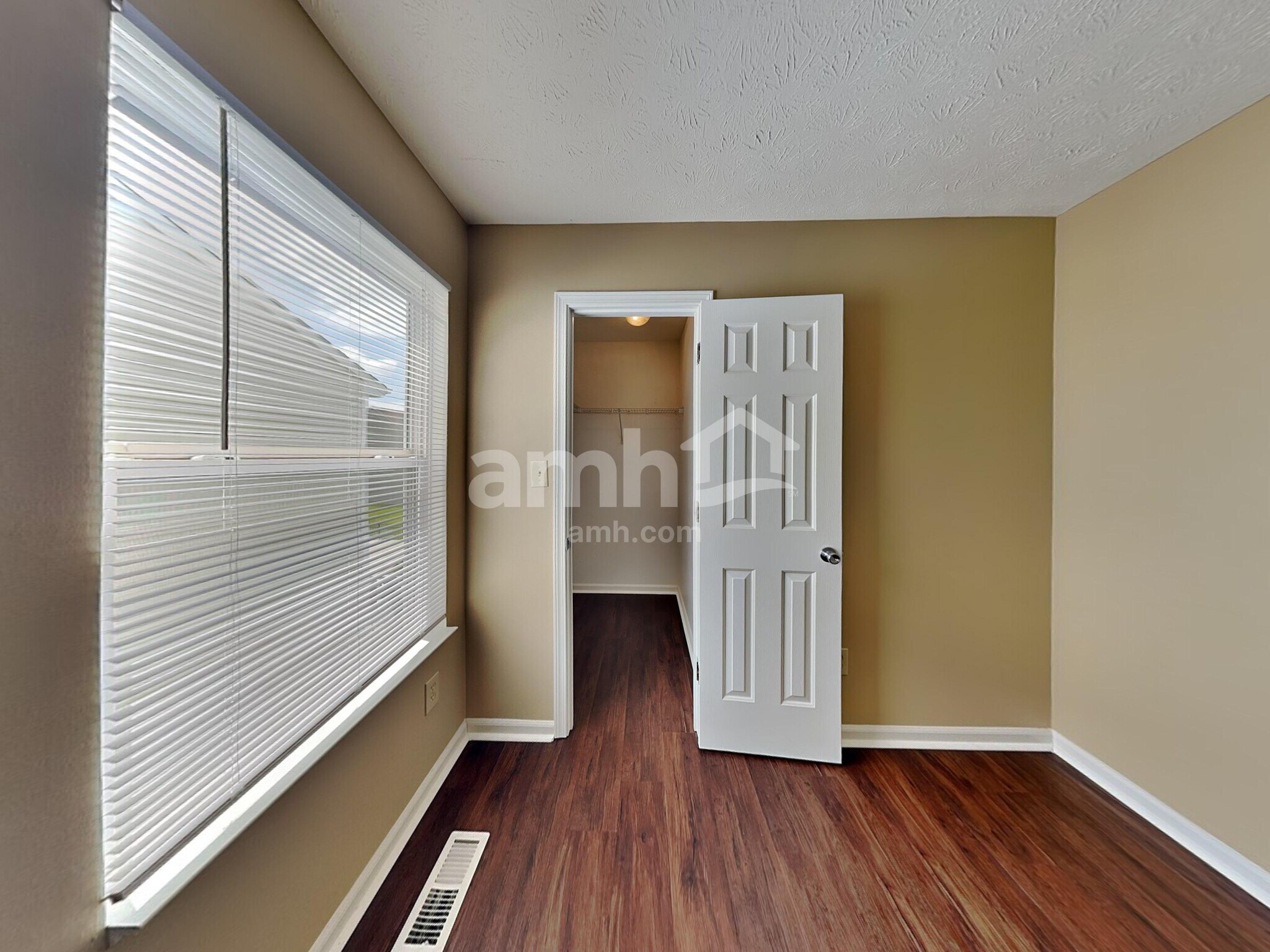 Building Photo - 5824 Twin River Ln
