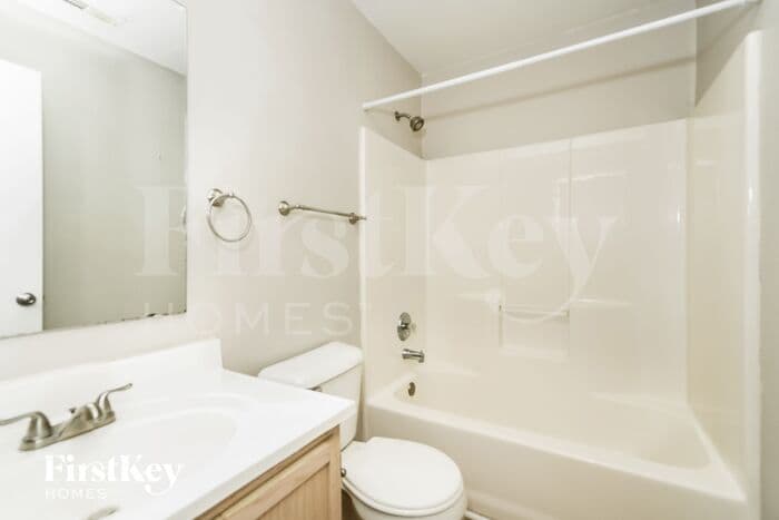 Building Photo - 7433 Redcliff Rd