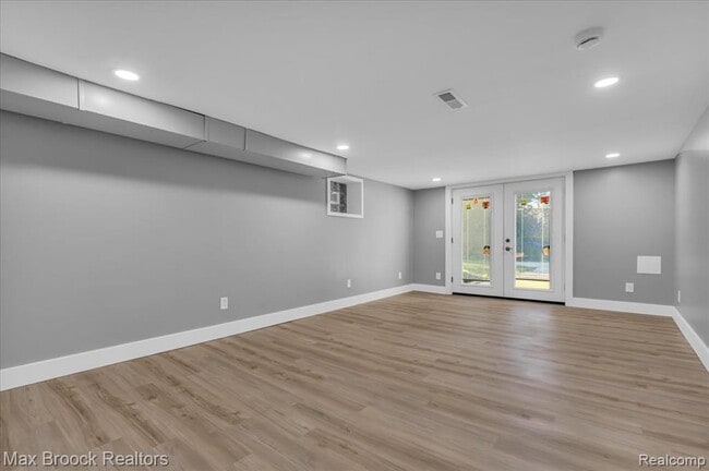 Building Photo - 1654 Giddings Rd