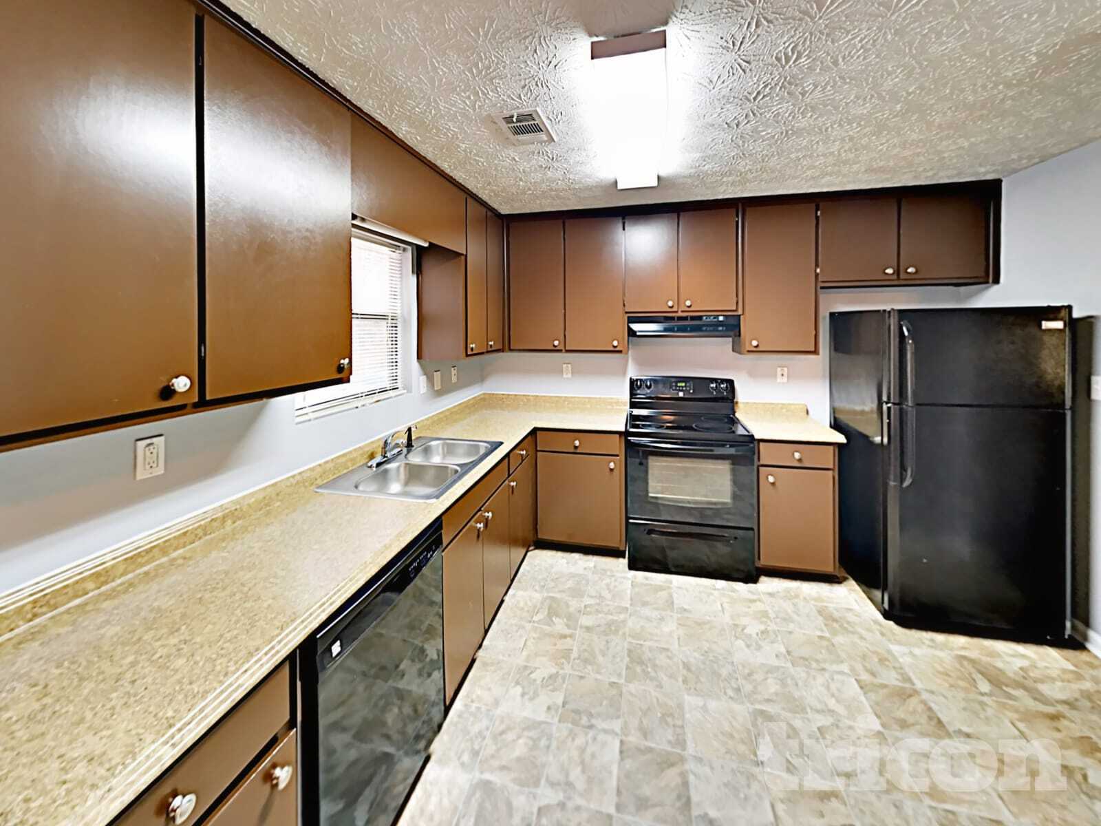 Building Photo - 3341 Goldenchain Dr
