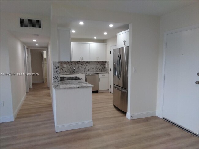 Building Photo - 8325 SW 72nd Ave