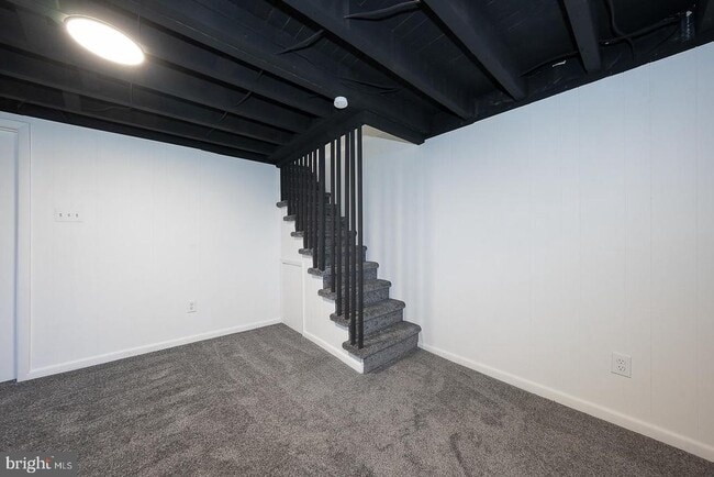 Building Photo - 8602 Rugby St