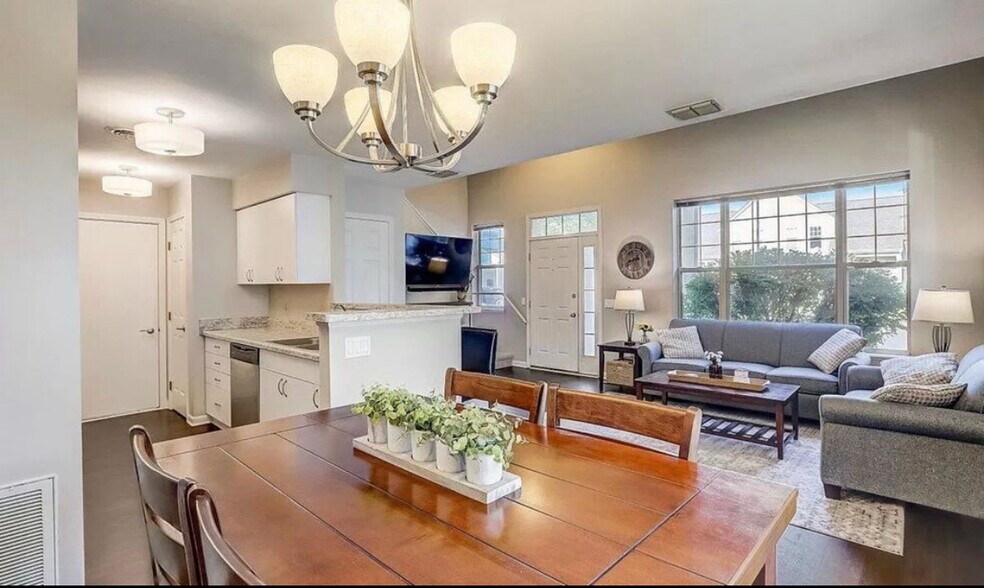 Building Photo - 2851 Holborn Cir