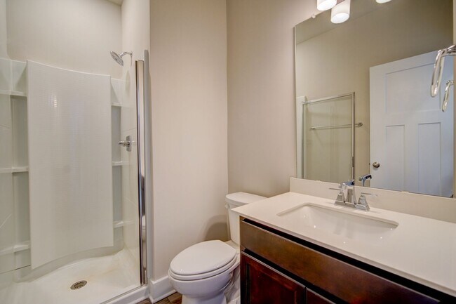 Building Photo - Gorgeous 4 BR, 3BA, Home with Loft, and 2 ...