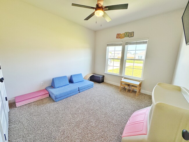 Building Photo - 3017 Dowington Dr
