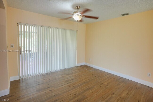 Building Photo - 3 br, 2 bath House - 135 NW 208th Street 135