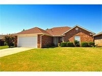 Building Photo - 1717 Foxfire Rd