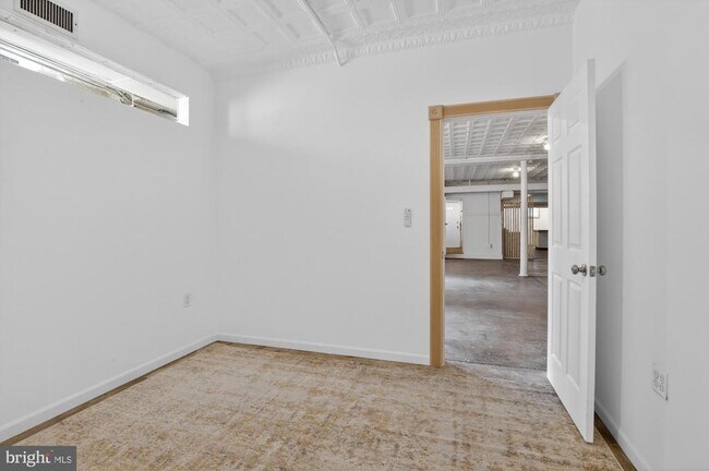 Building Photo - 2512 E Lehigh Ave