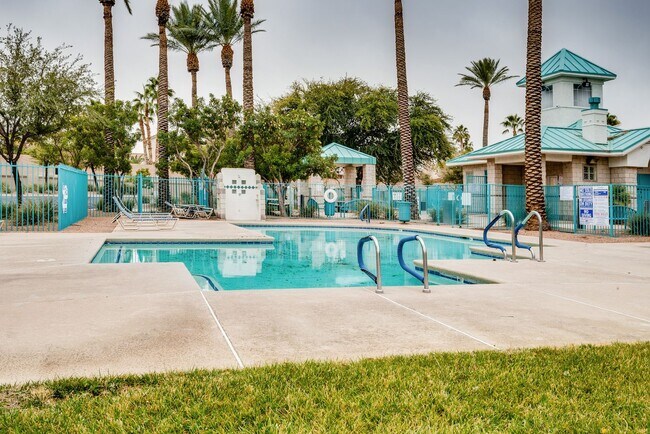 Building Photo - Gorgeous, recently renovated Green Valley ...