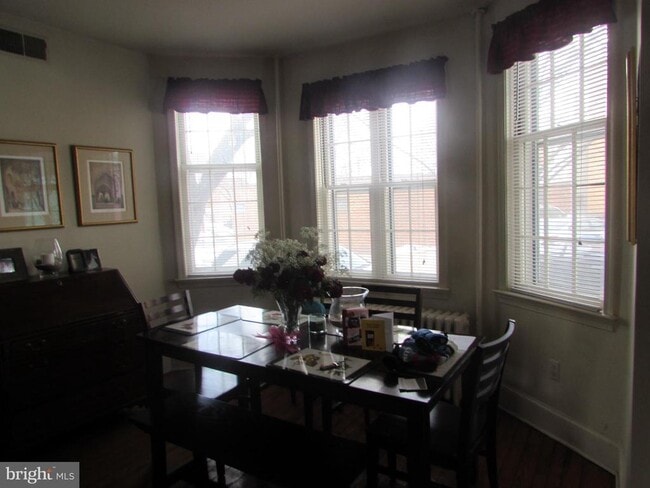 Building Photo - 112 Commerce St