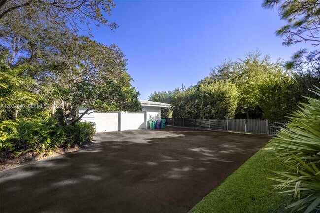 Building Photo - 7290 SW 77th Terrace