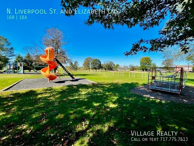 Building Photo - 35 N Liverpool St