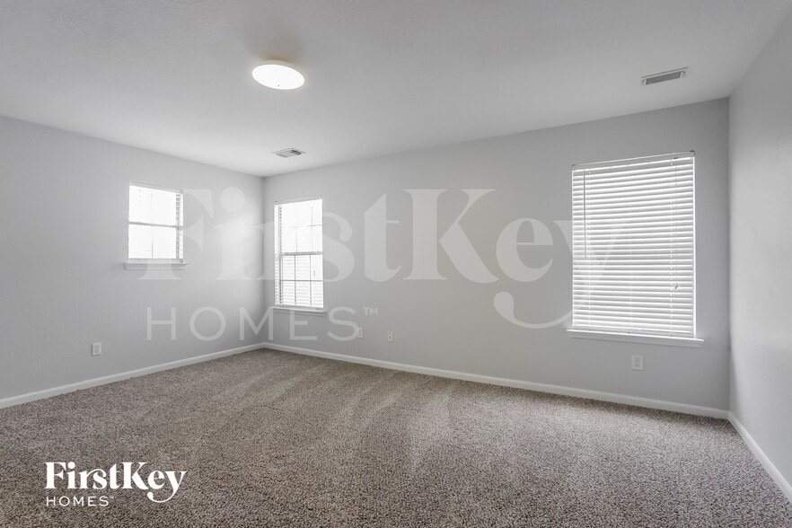 Building Photo - 11210 Flying Geese Ln