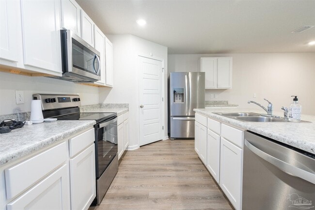 Building Photo - 975 Lovebird Ct