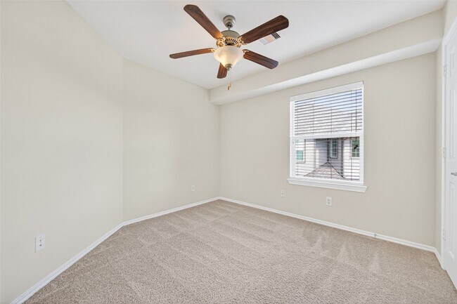 Building Photo - 24670 Folkstone Cir