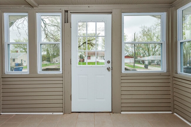 Building Photo - Cozy 3 Bedroom 1 Bathroom- Located near bl...