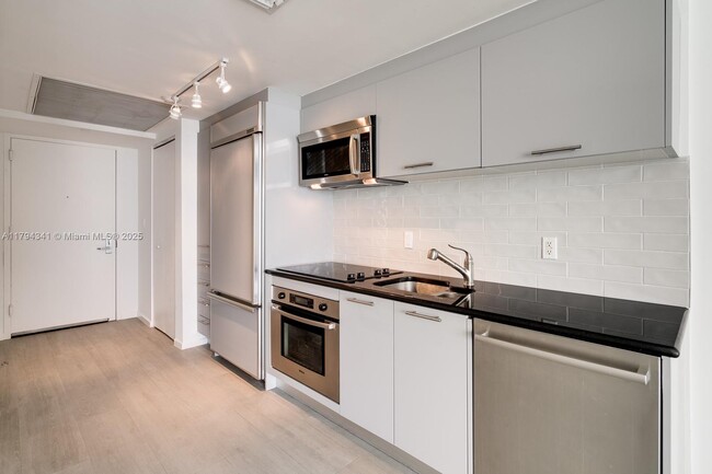 Building Photo - 50 Biscayne Blvd
