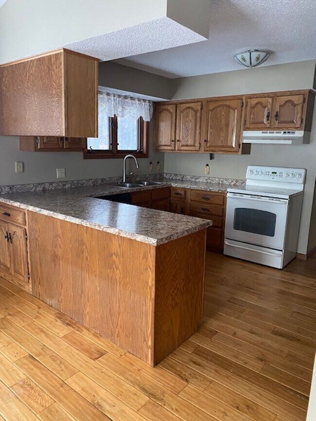 Building Photo - 4 Bedrooms, 2 Bathrooms Single Family Home in Pequot Lakes, MN w/2 car garage on the Whitefish Ch...