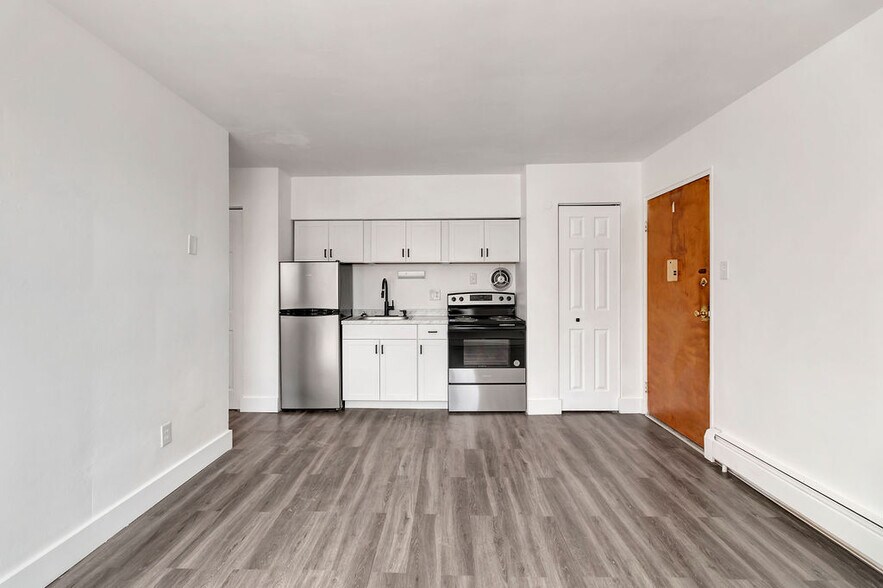 Building Photo - 3302 Camvic Ter