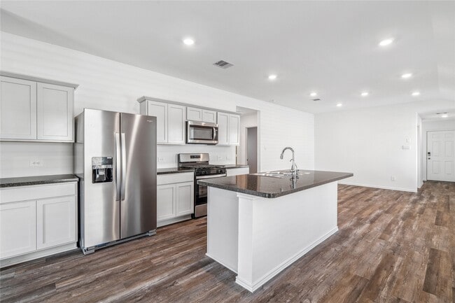 Building Photo - 5930 Hampton Vly Dr