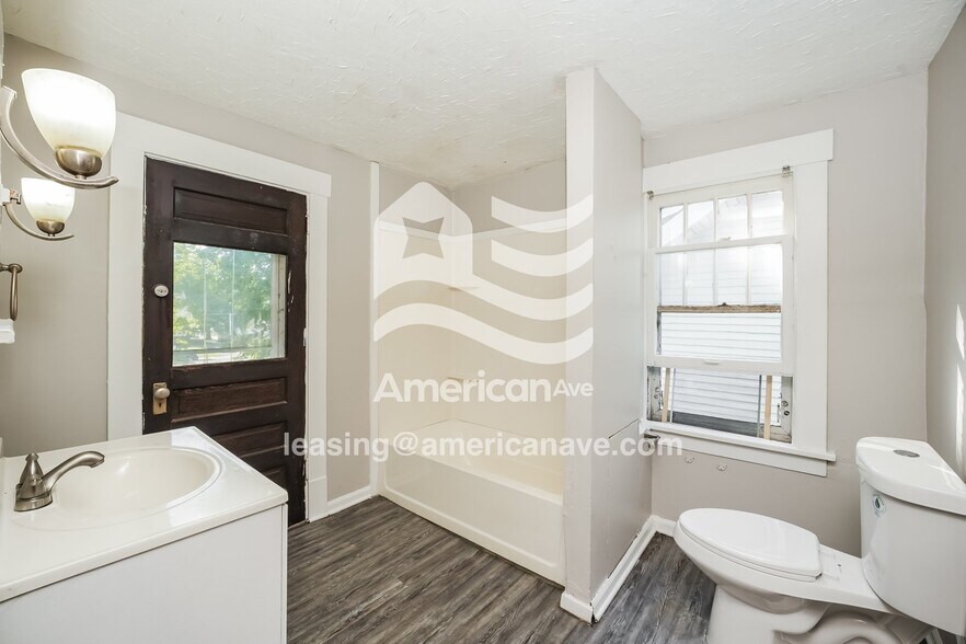 Building Photo - 128 Smith Ave NW