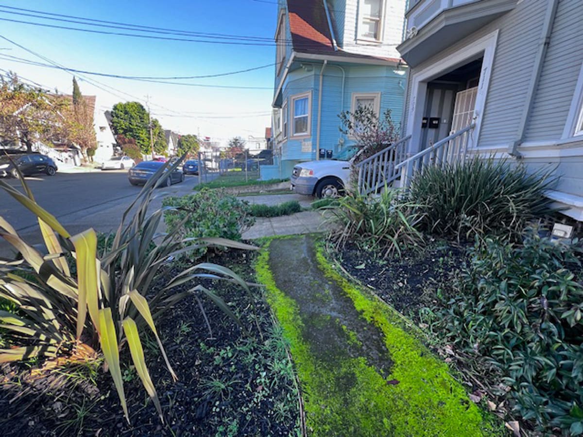 Building Photo - 709 32nd St