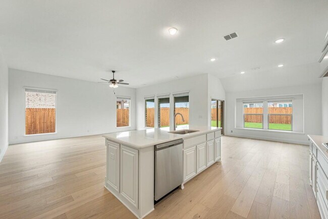 Building Photo - Spacious 4-Bedroom Retreat with 3 Full Baths – Your Modern Sanctuary Awaits in Justin, TX!