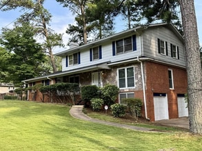 Building Photo - 490 Tall Deer Dr