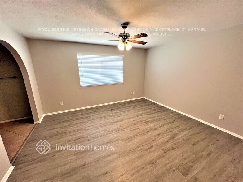 Building Photo - 4923 W Rosewood Dr