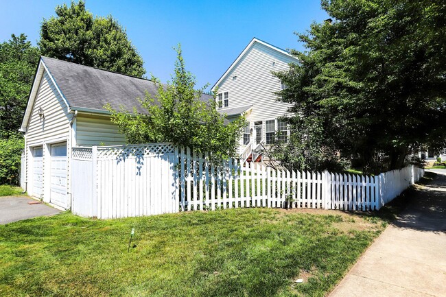 Building Photo - 42985 Chesterton St