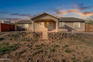 Building Photo - 33665 S Incline Dr