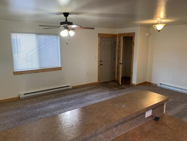 Building Photo - 1037 Enterprise Dr