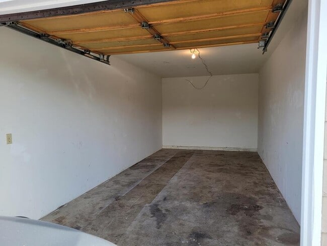 Building Photo - 1852 Medart Ln