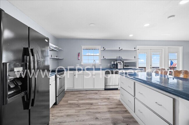 Building Photo - Stunning 4-Bedroom, 3-Bath Waterfront Home in Choctaw Beach – 140ft of Bayfront Bliss!