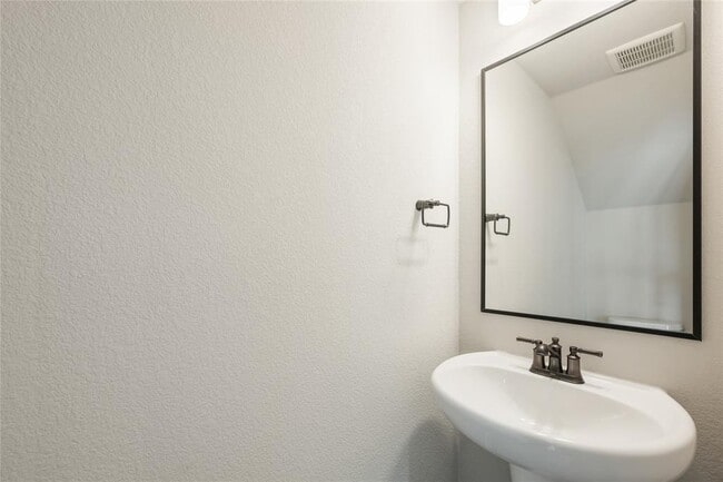 Building Photo - 13608 Cibolo Trace